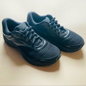 Brooks Running Shoes women 10(MediumB) Adrenaline GTS 18 Black Sneakers